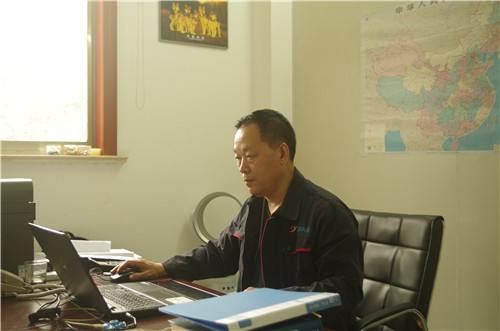 高級(jí)工程師_看圖王.jpg 高級(jí)工程師_看圖王.jpg